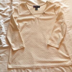 3/4 length sleeved blouse